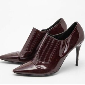 New Valentino Garavani Burgundy Patent Leather Booties 36.5 with sole protectors